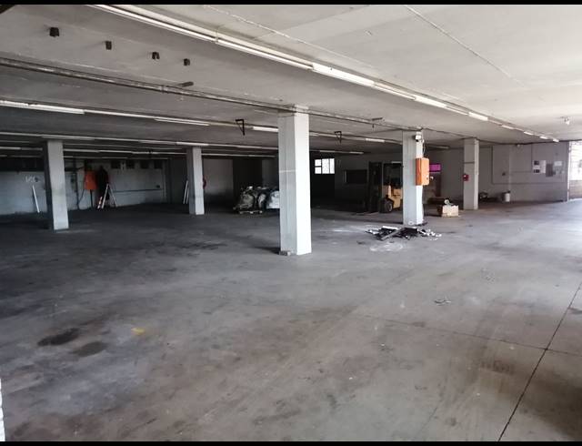 1,580M² FACTORY TO LET IN NEW GERMANY